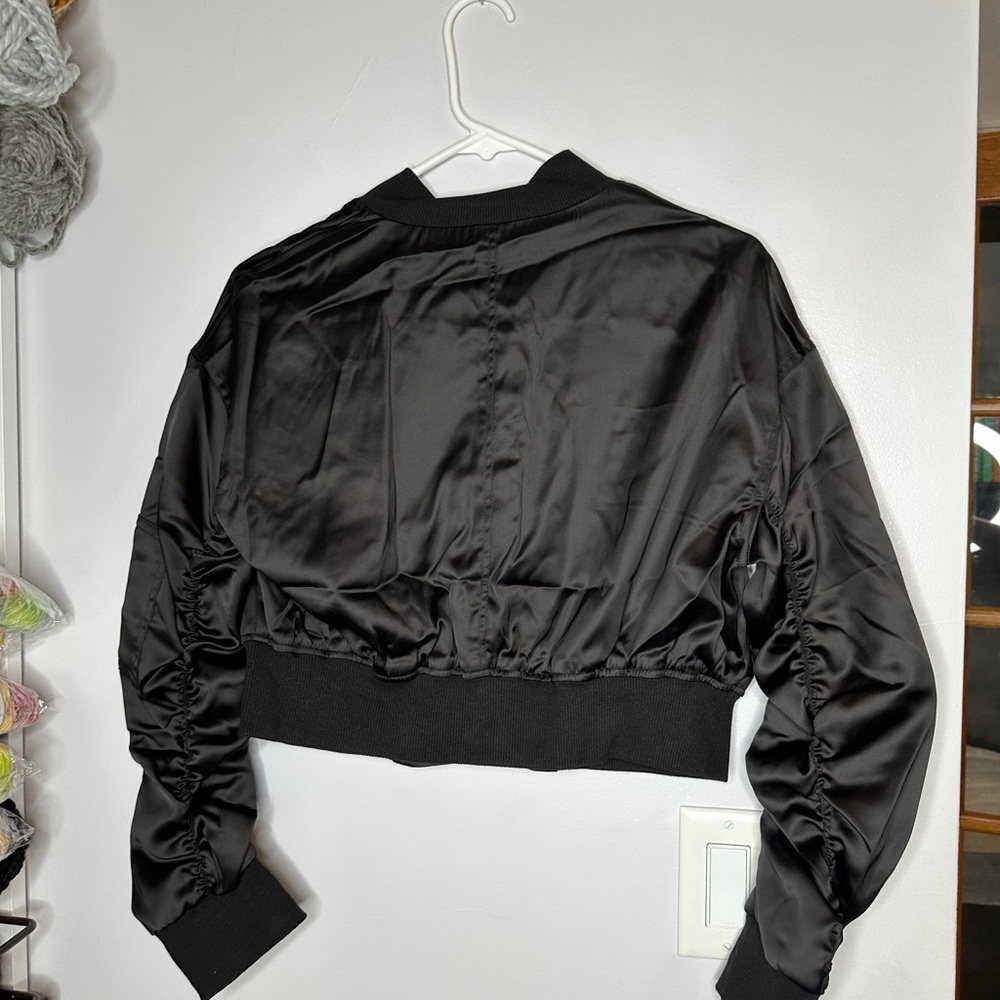 Choosy Classic cropped Black Bomber Jacket for Women - Picture 3 of 4